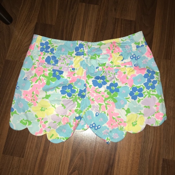 Lilly Pulitzer scallop shorts size 00 - Picture 4 of 5